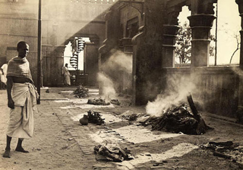 The Nimtala burning ghat in 1945.