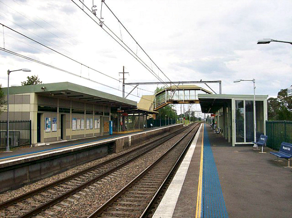Macquarie Fields Train Station